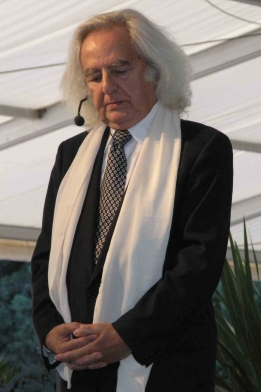 Giuseppe, durante uno spettacolo...